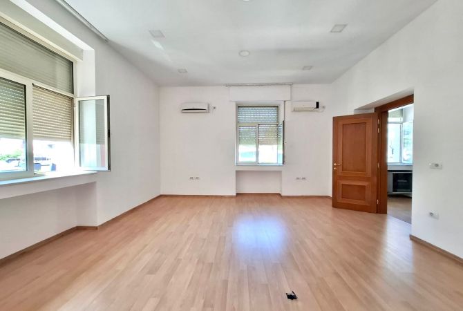 Me Qera: Zyre (280m2) 📍Blloku / Kullat Binjake | 5 Ambiente Pune + Kuzhine & 3wc