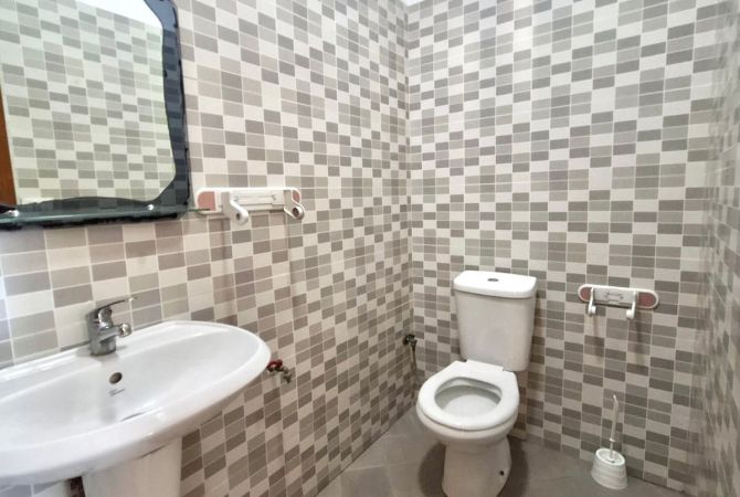 Me Qera: Zyre (280m2) 📍Blloku / Kullat Binjake | 5 Ambiente Pune + Kuzhine & 3wc