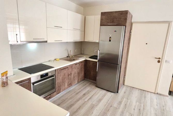 Shtepi me qera 2+1 ne Tirane - 690 Euro