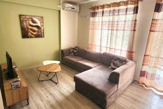Shtepi me qera 2+1 ne Tirane - 690 Euro