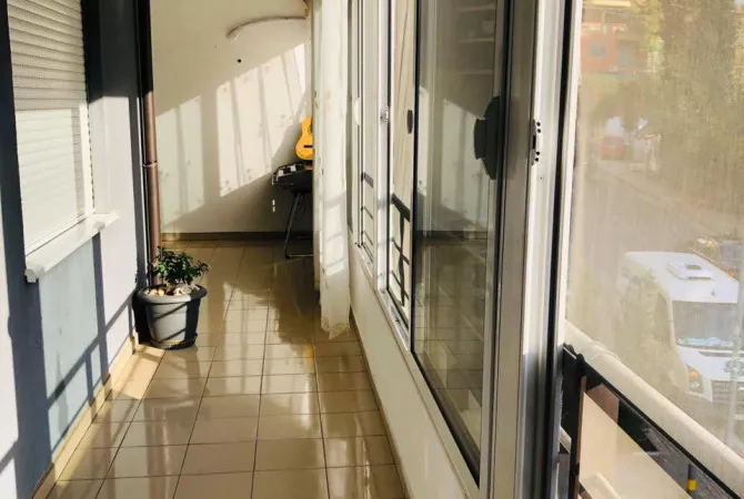 Shtepi ne shitje Apartament ne Tirane, 2+1, Mobilimi E mobiluar, Pagesa 15,000,000  Leke.