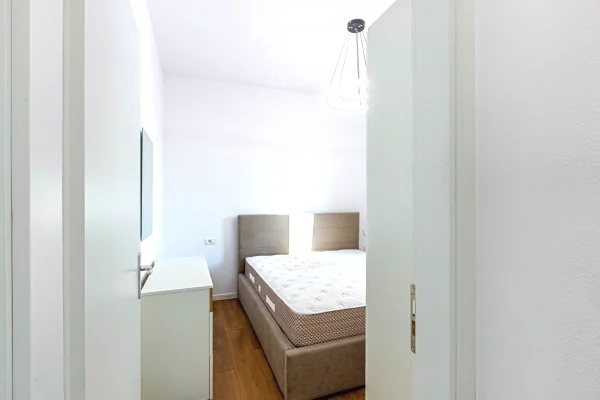 Shtepi me qera 2+1 ne Tirane - 780 Euro