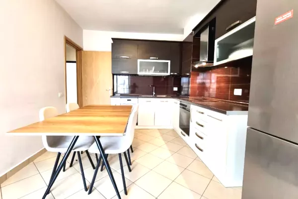 Shtepi me qera 2+1 ne Tirane - 650 Euro