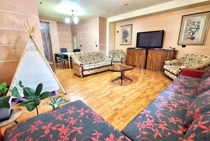 Shtepi me qera 3+1 ne Tirane - 700 Euro
