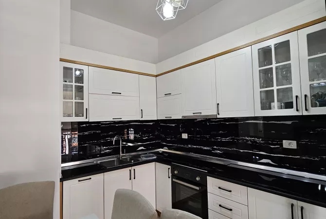Shtepi me qera 1+1 ne Tirane - 1,280 Euro