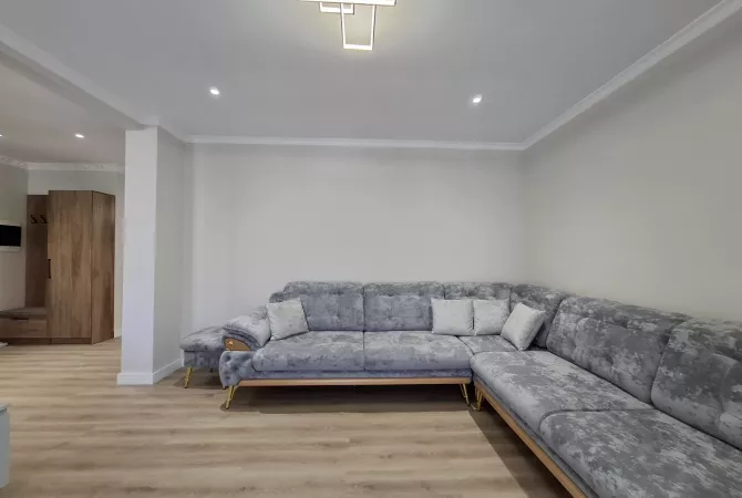 Shtepi me qera 2+1 ne Tirane - 650 Euro