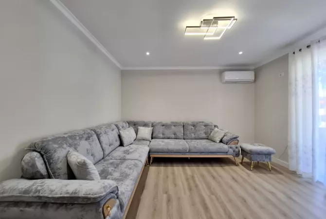 Shtepi me qera 2+1 ne Tirane - 650 Euro