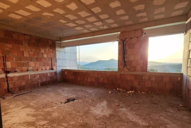 Shtepi ne shitje Vila Luksoze ne Tirane, 3+1, Mobilimi Bosh, pa mobiluar, Pagesa 540,000  Euro.