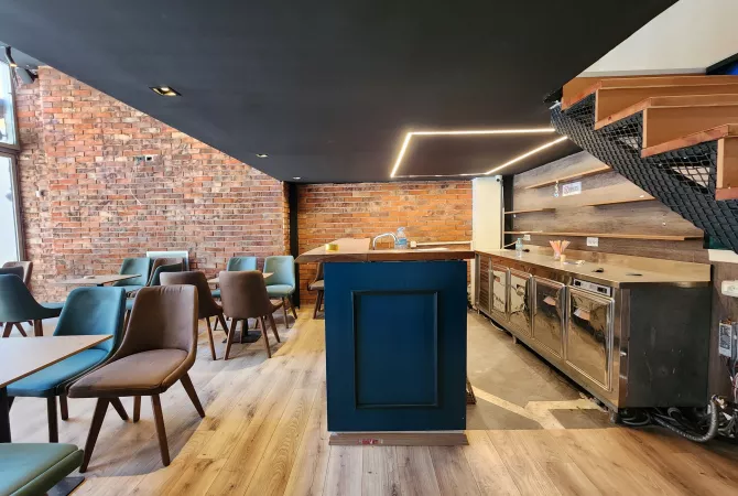 - SHITET:  DYQAN/LOKAL Ultra Investuar 62 m2 ( Xhamllik -📍 Kompleksi Kolombo ( Ndare ne 2 kate) 180,000Euro