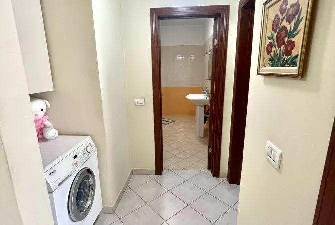 Shtepi me qera 2+1 ne Tirane - 560 Euro