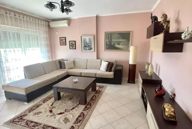 Shtepi me qera 2+1 ne Tirane - 560 Euro
