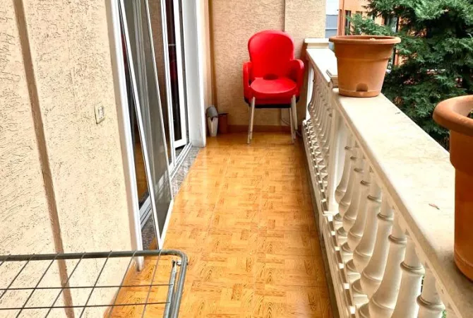 Shtepi me qera Apartament ne Tirane, 3+1, Mobilimi E mobiluar, Pagesa 1,000  Euro.