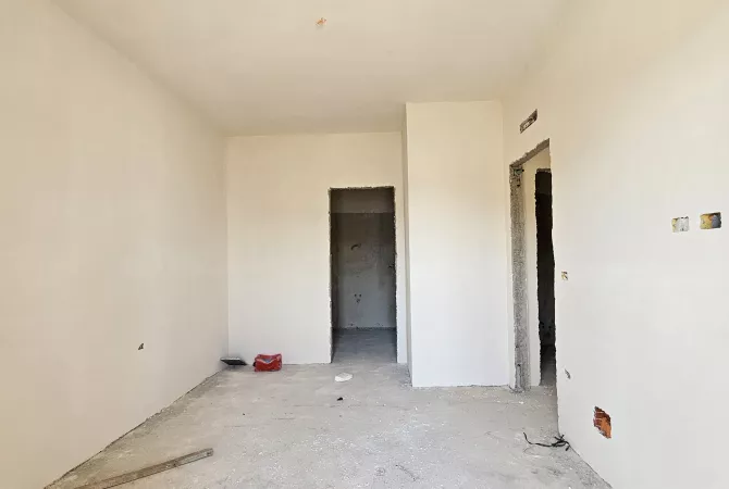 Shtepi ne shitje Apartament ne Tirane, 2+1, Mobilimi Bosh, pa mobiluar, Pagesa 122,000  Euro.