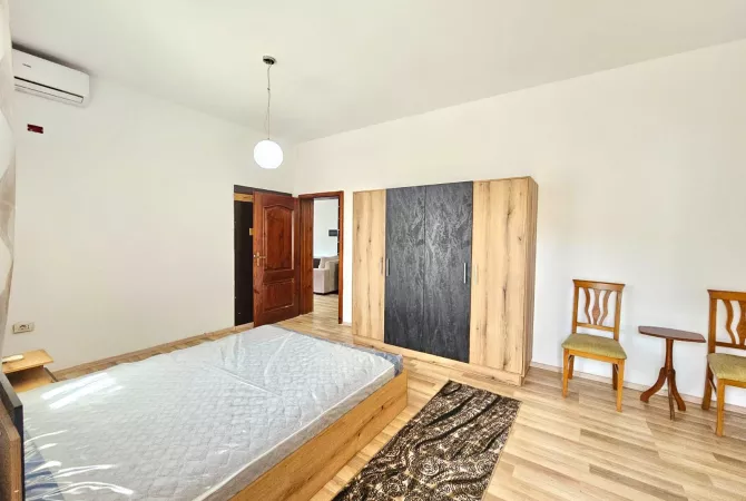 Shtepi ne shitje Shtepi Private ne Tirane, 3+1, Mobilimi E mobiluar, Pagesa 185,000  Euro.