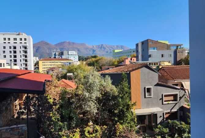 Ambient biznesi me qera 1+1 ne Tirane - 600 Euro