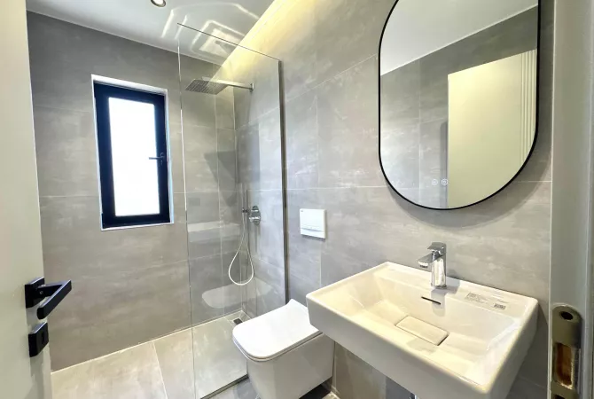 Shtepi ne shitje Apartament ne Tirane, 2+1, Mobilimi E mobiluar, Pagesa 268,000  Euro.