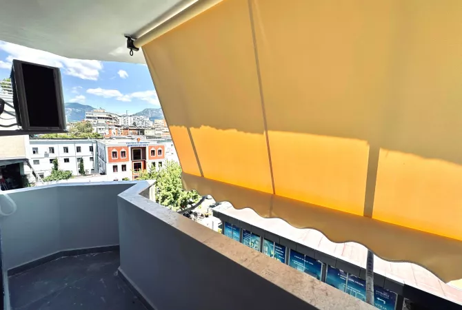 Shtepi ne shitje Apartament ne Tirane, 2+1, Mobilimi E mobiluar, Pagesa 268,000  Euro.