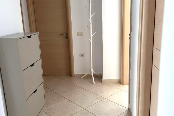 Shtepi me qera Apartament ne Tirane, 2+1, Mobilimi E mobiluar, Pagesa 60,000  Leke.