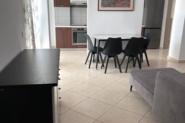 Shtepi me qera Apartament ne Tirane, 2+1, Mobilimi E mobiluar, Pagesa 60,000  Leke.