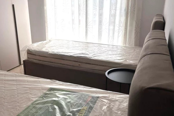 Shtepi me qera Apartament ne Tirane, 2+1, Mobilimi E mobiluar, Pagesa 60,000  Leke.