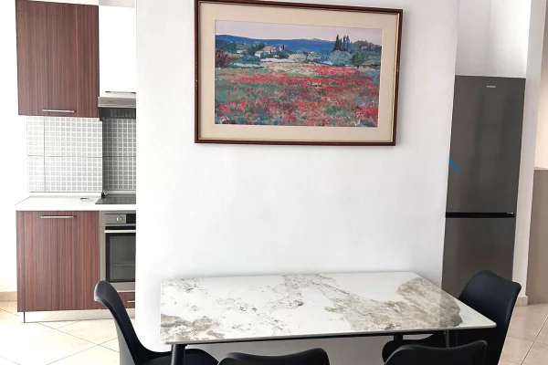 Shtepi me qera Apartament ne Tirane, 2+1, Mobilimi E mobiluar, Pagesa 60,000  Leke.