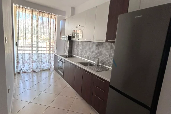 Shtepi me qera Apartament ne Tirane, 2+1, Mobilimi E mobiluar, Pagesa 60,000  Leke.