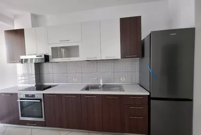 Shtepi me qera 2+1 ne Tirane - 600 Euro