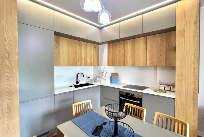 Shtepi ne shitje Apartament ne Tirane, 2+1, Mobilimi E mobiluar, Pagesa 198,500  Euro.