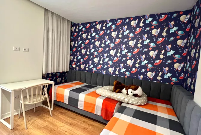Shtepi ne shitje Apartament ne Tirane, 2+1, Mobilimi E mobiluar, Pagesa 198,500  Euro.