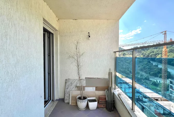 Shtepi ne shitje Apartament ne Tirane, 2+1, Mobilimi E mobiluar, Pagesa 198,500  Euro.