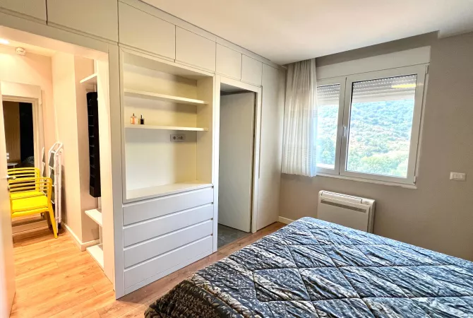 Shtepi ne shitje Apartament ne Tirane, 2+1, Mobilimi E mobiluar, Pagesa 198,500  Euro.