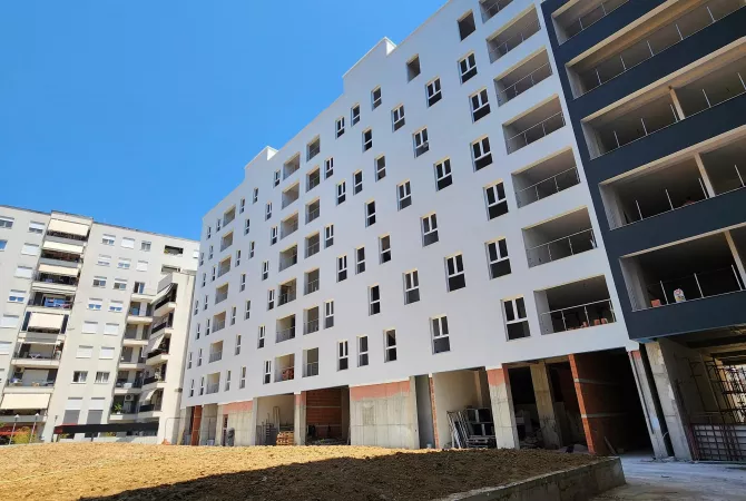 Shtepi ne shitje Apartament ne Tirane, 2+1, Mobilimi Bosh, pa mobiluar, Pagesa 312,000  Euro.