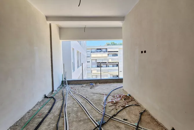 Shtepi ne shitje Apartament ne Tirane, 2+1, Mobilimi Bosh, pa mobiluar, Pagesa 312,000  Euro.