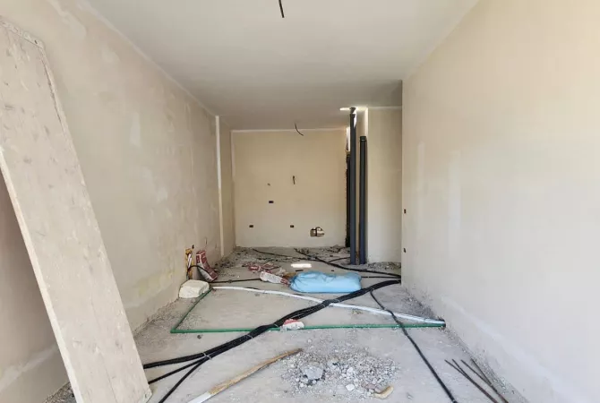 Shtepi ne shitje Apartament ne Tirane, 2+1, Mobilimi Bosh, pa mobiluar, Pagesa 312,000  Euro.