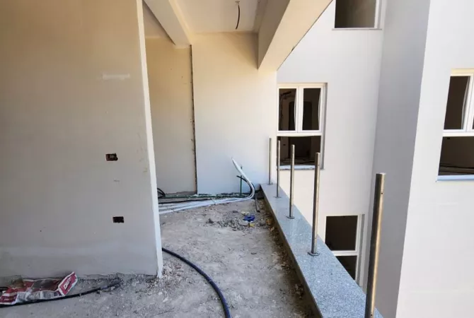 Shtepi ne shitje Apartament ne Tirane, 2+1, Mobilimi Bosh, pa mobiluar, Pagesa 312,000  Euro.