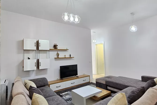 Shtepi me qera Apartament ne Tirane, 2+1, Mobilimi E mobiluar, Pagesa 1,280  Euro.