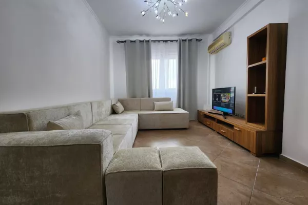 Shtepi me qera 2+1 ne Tirane - 870 Euro