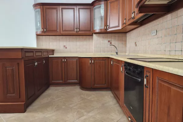 Shtepi me qera 2+1 ne Tirane - 870 Euro
