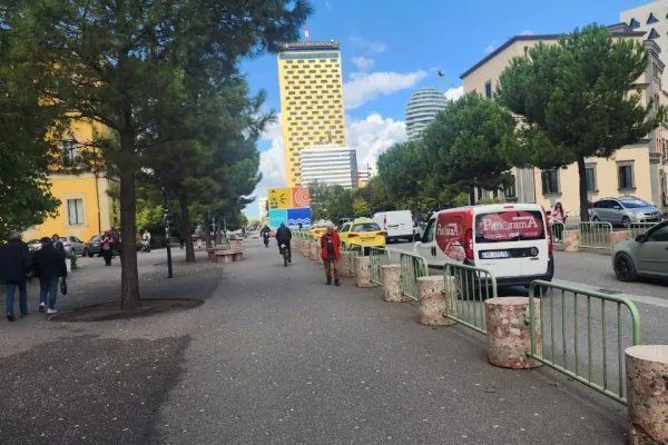 Shtepi me qera Apartament ne Tirane, 2+1, Mobilimi E mobiluar, Pagesa 70,000  Leke.