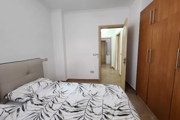 Shtepi me qera Apartament ne Tirane, 2+1, Mobilimi E mobiluar, Pagesa 70,000  Leke.
