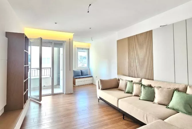 Shtepi me qera 2+1 ne Tirane - 1,300 Euro