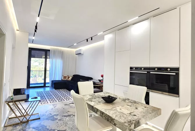 Shtepi me qera 1+1 ne Tirane - 1,200 Euro