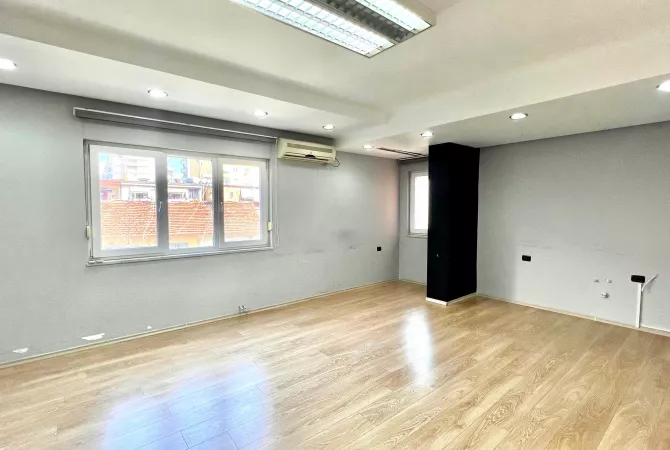 Business Property for Rent 3+1 in Tirana - 800 Euro