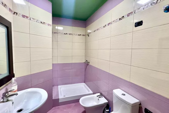 Business Property for Rent 3+1 in Tirana - 800 Euro