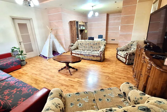 Shtepi me qera 3+1 ne Tirane - 700 Euro