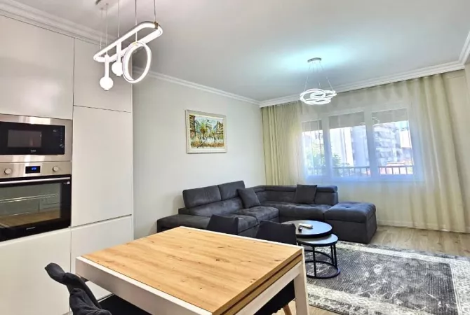 Shtepi me qera 2+1 ne Tirane - 1,100 Euro