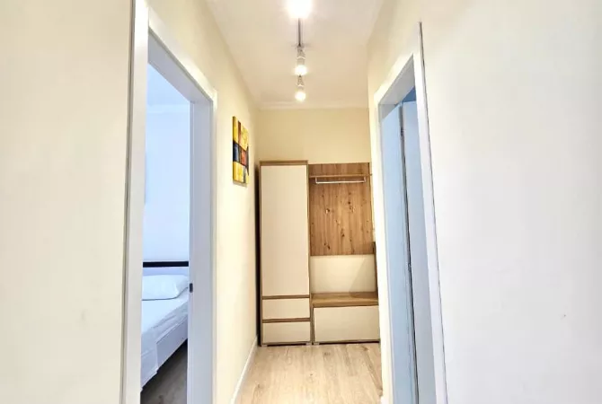 Shtepi me qera Apartament ne Tirane, 2+1, Mobilimi E mobiluar, Pagesa 1,100  Euro.