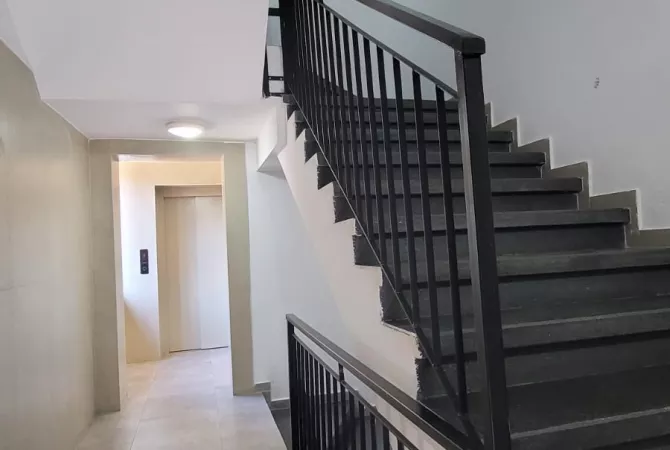 Ambient biznesi me qera 3+1 ne Tirane - 800 Euro