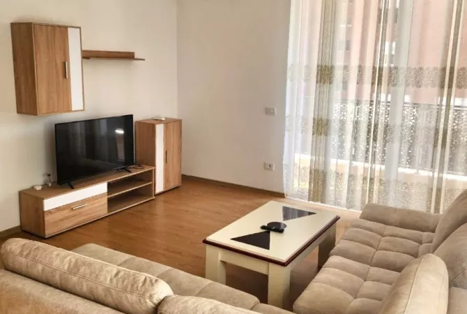 Shtepi me qera 2+1 ne Tirane - 650 Euro