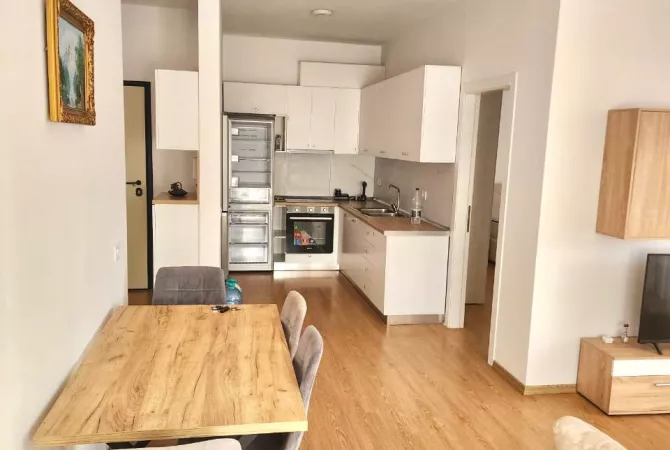 Shtepi me qera 2+1 ne Tirane - 650 Euro